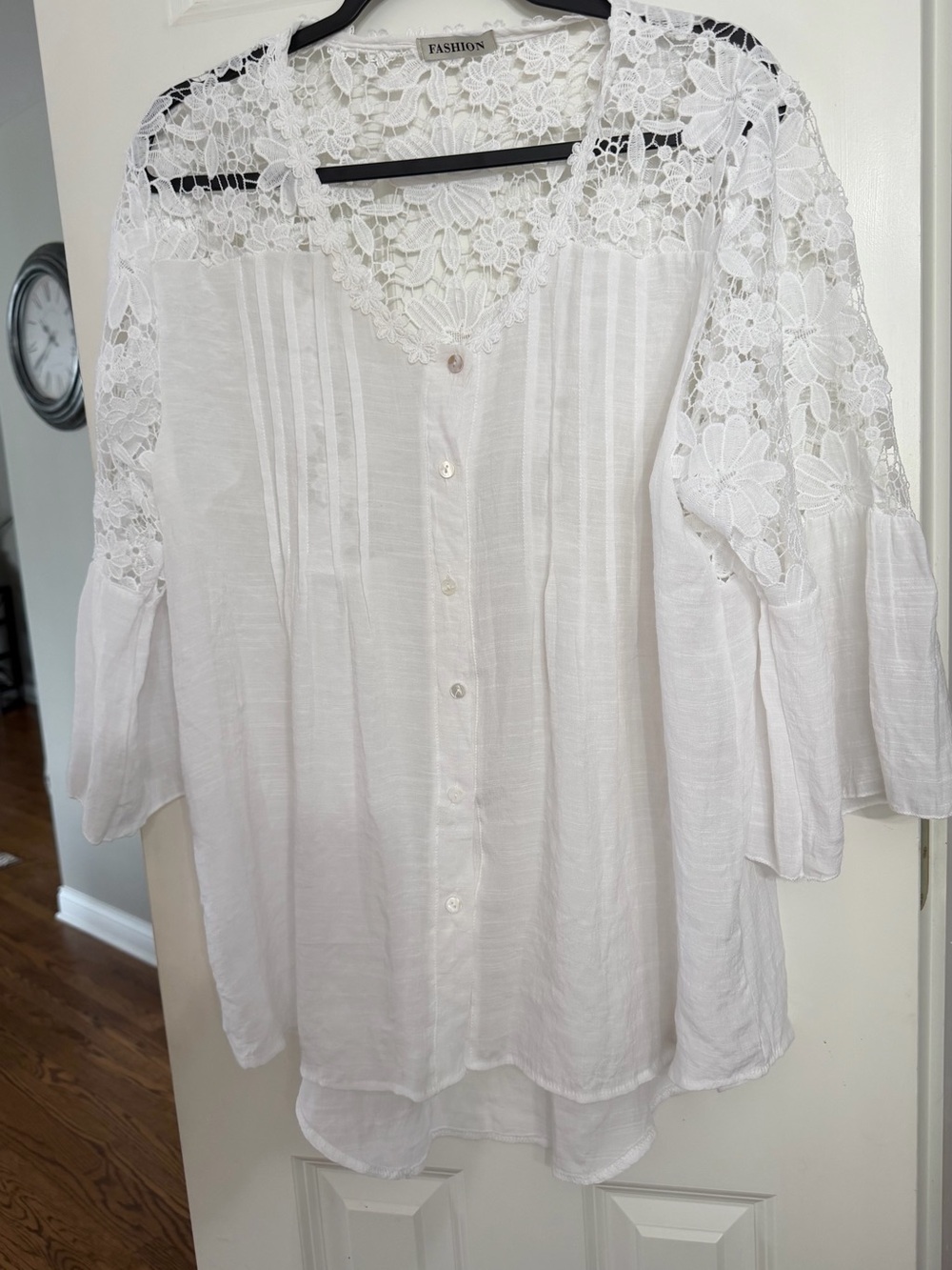 Fashion White Lace-Trim V‑Neck Button Tunic